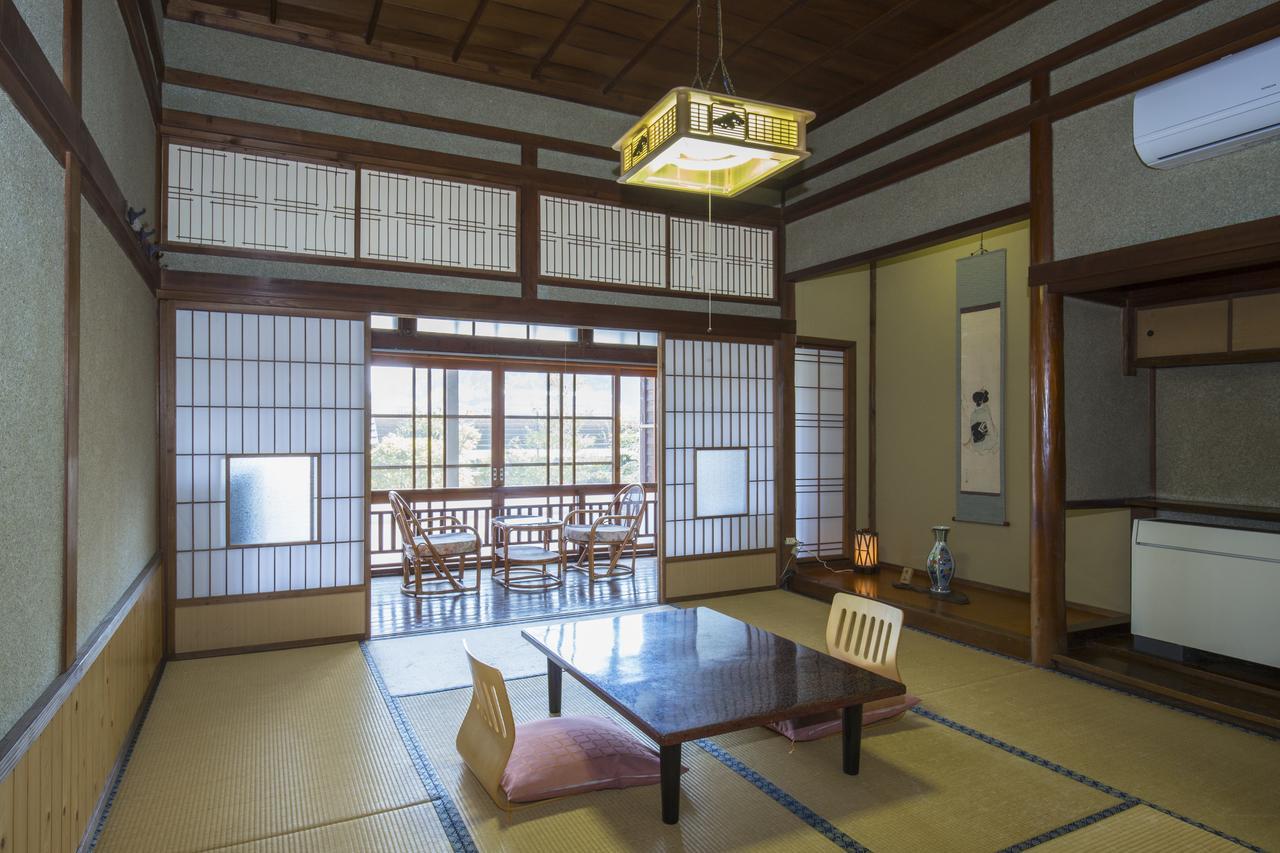 Hitoyoshi Ryokan מראה חיצוני תמונה